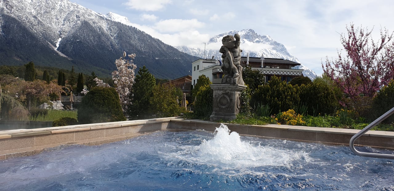 Pool Alpenresort Schwarz