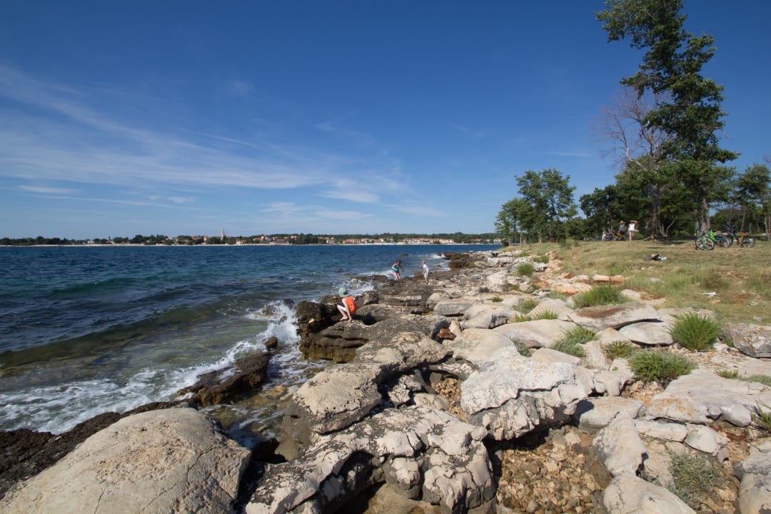 Abgelegener Strand am Ende der Anlage Camping Park Umag Mobile Homes