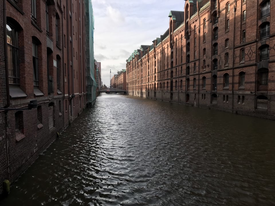Ausblick AMERON Hamburg Hotel Speicherstadt