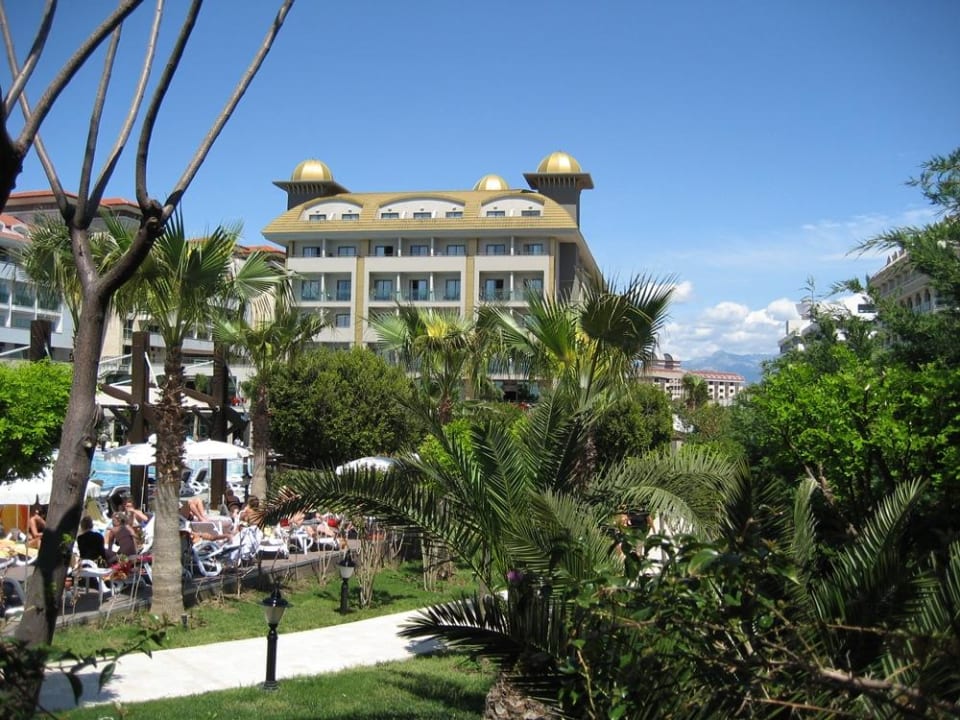 Blick vom türkischen Pavillon zum Hotel Aydinbey Kings Palace & Spa