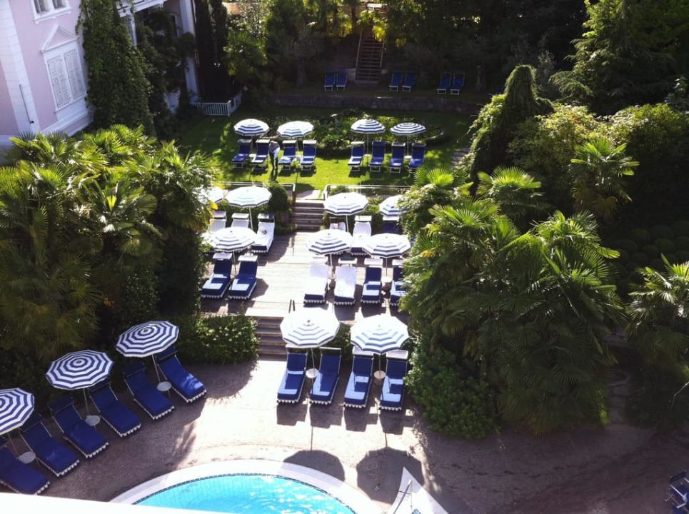 Liegewiese am Meerwasser-Pool Hotel Villa Irma