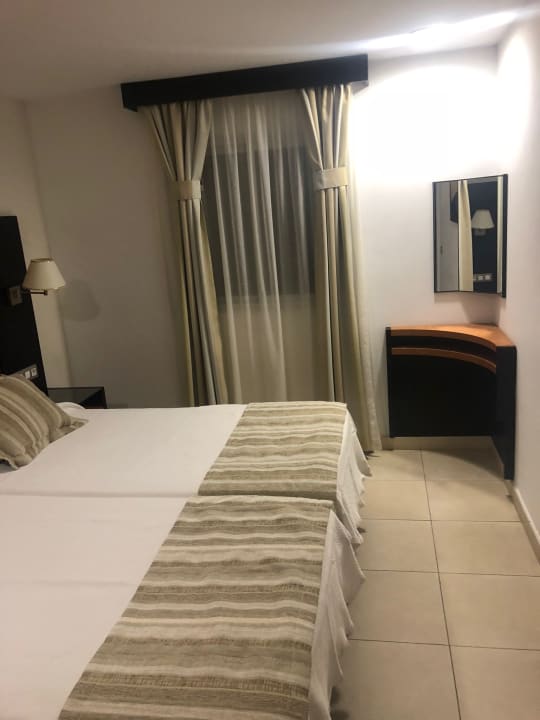 Zimmer HL Miraflor Suites Hotel