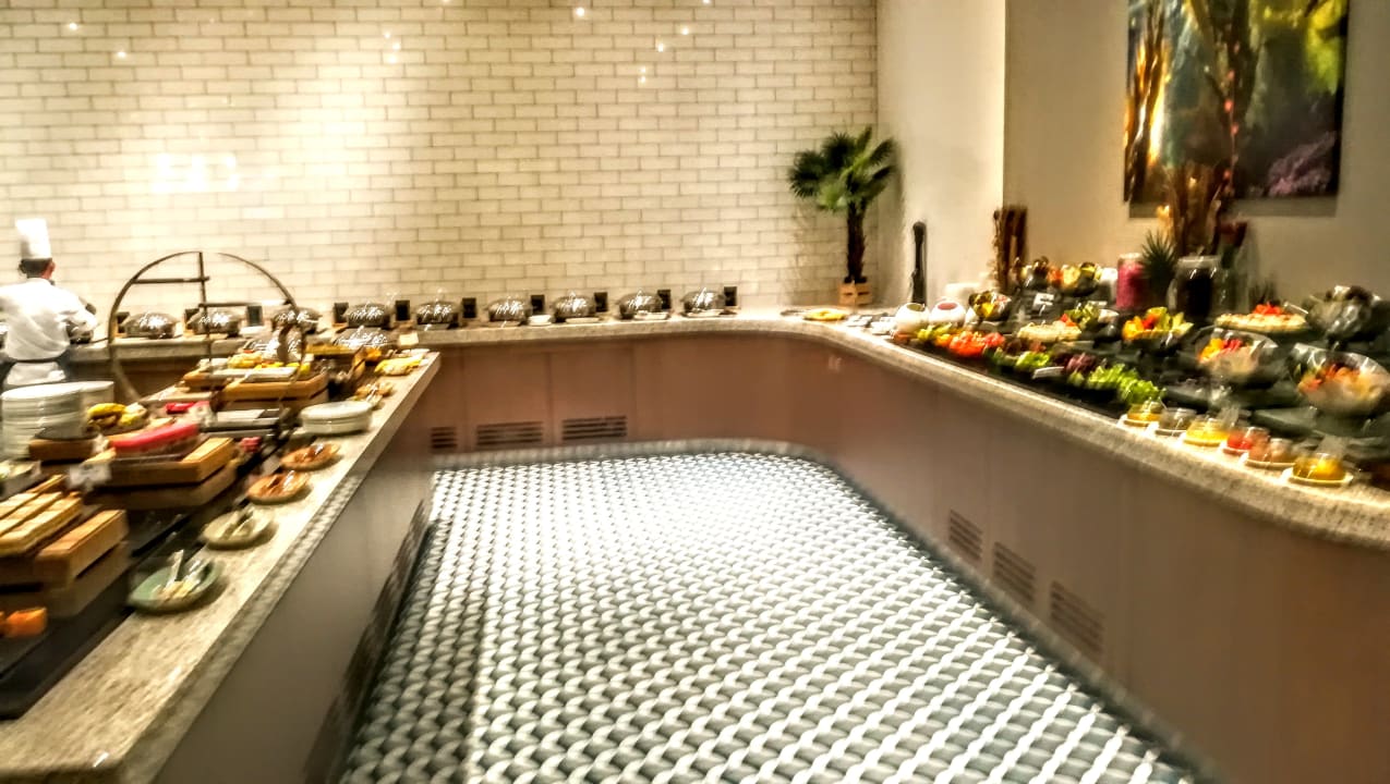 Gastro Wyndham Garden Ajman Corniche