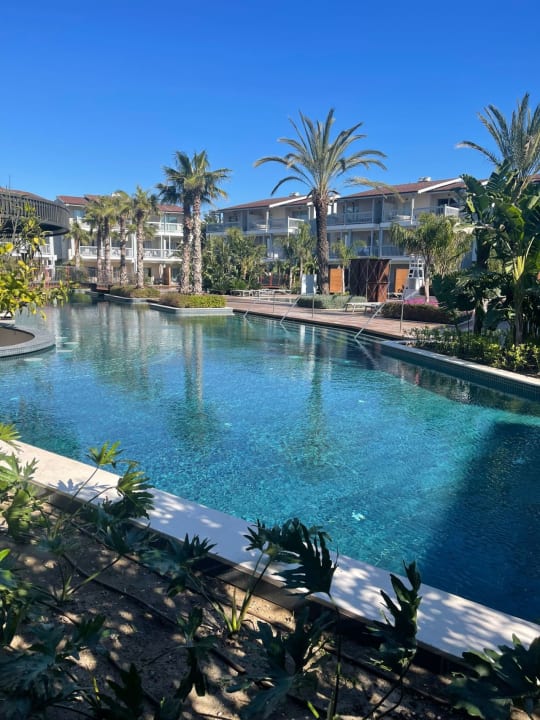 Pool Lara Barut Collection