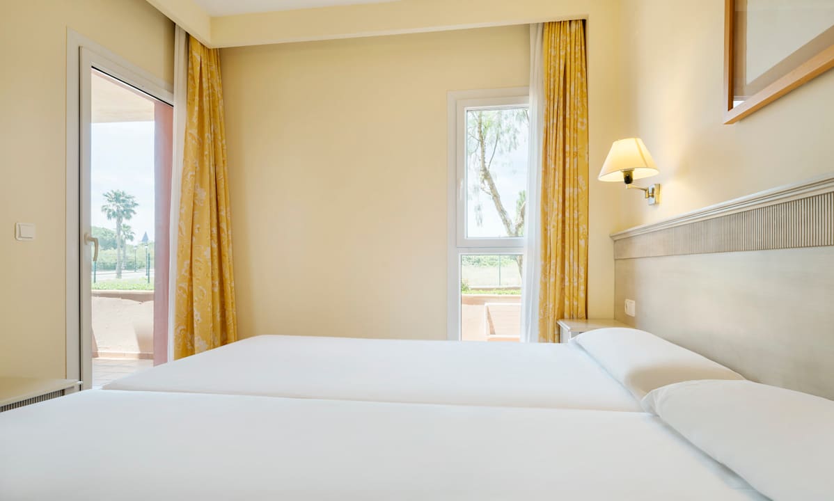 Zimmer Ilunion Sancti Petri