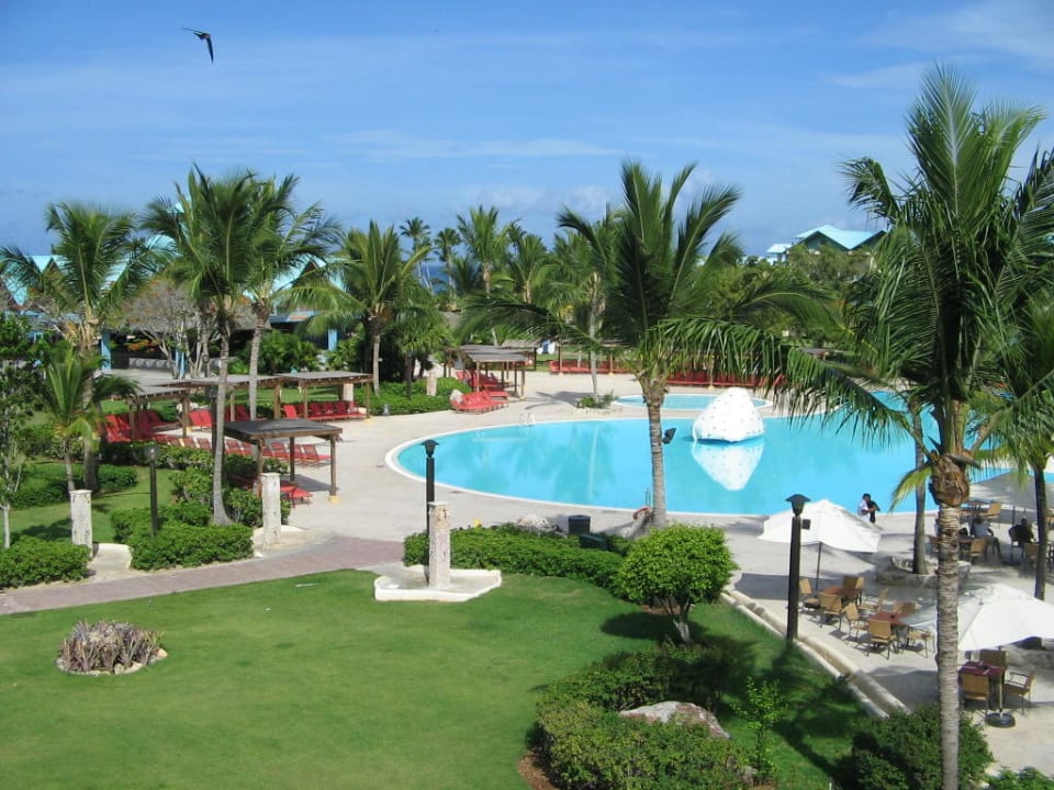 Blick aus dem 3. Block über den Pool Dreams La Romana Resort & Spa