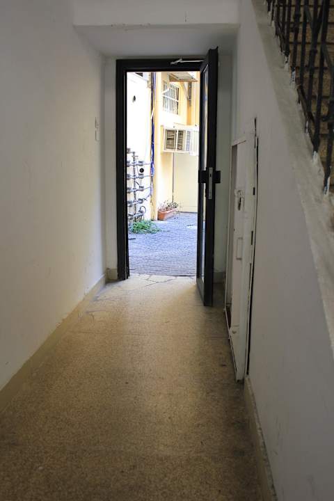 Eingang Apartments Allenby Bauhaus