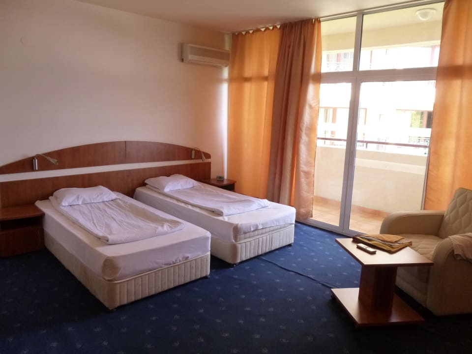 Zimmer Luna Beach Hotel