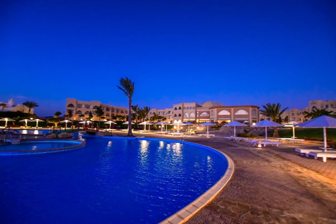 Pool Three Corners Equinox Beach Resort