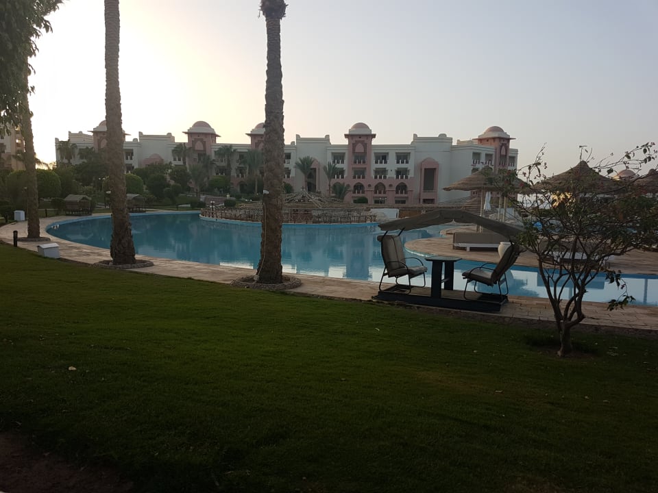 Pool Serenity Alpha Beach