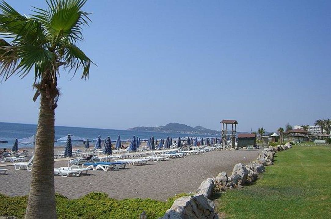 der Strand vor dem Hotel Rodos Palladium Leisure & Wellness