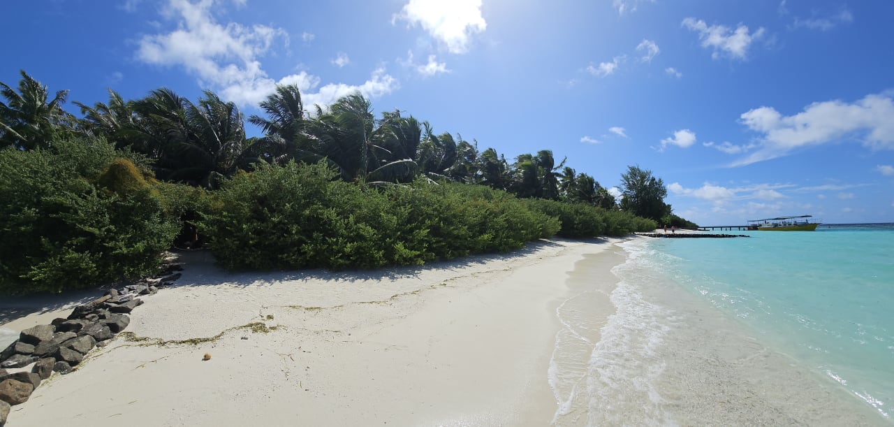 Strand Embudu Village