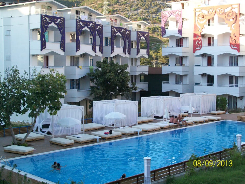Basen i budynki Club Hotel Anjeliq