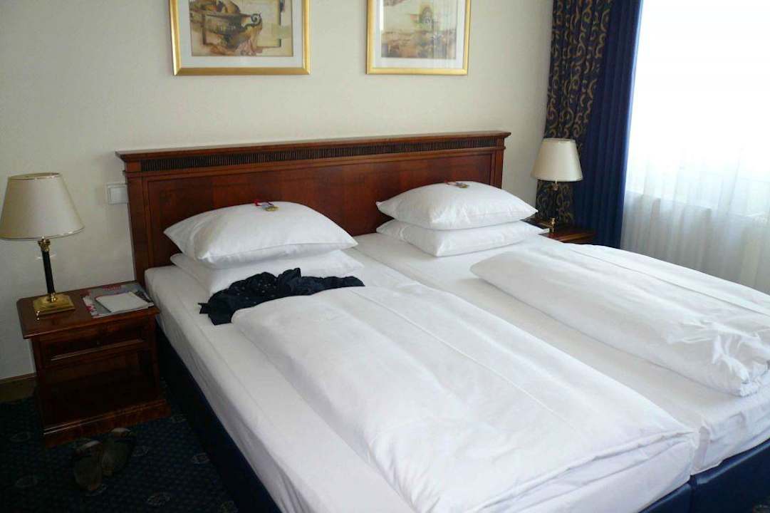 Doppelbett in sechsten Stock HYPERION Hotel Berlin