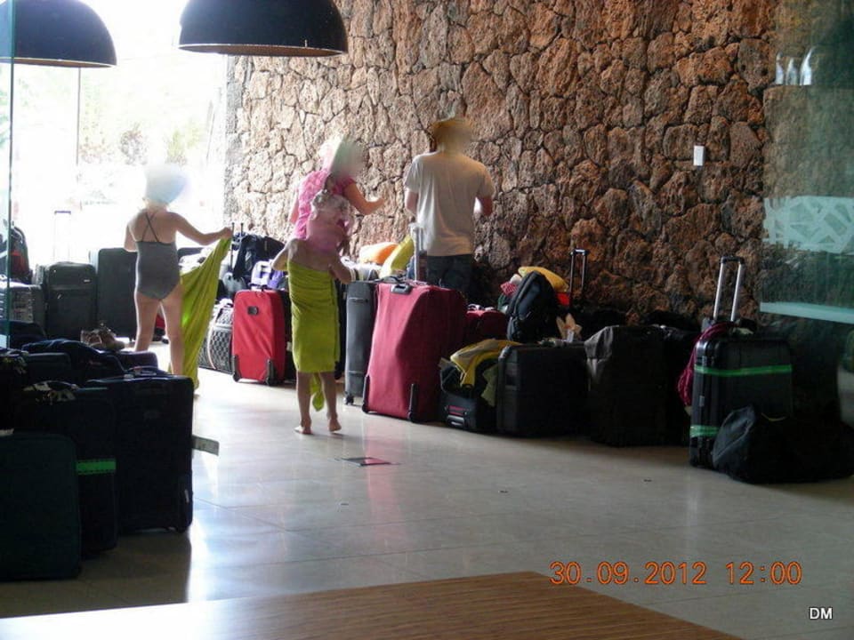 Warten aufs Zimmer HD Beach Resort