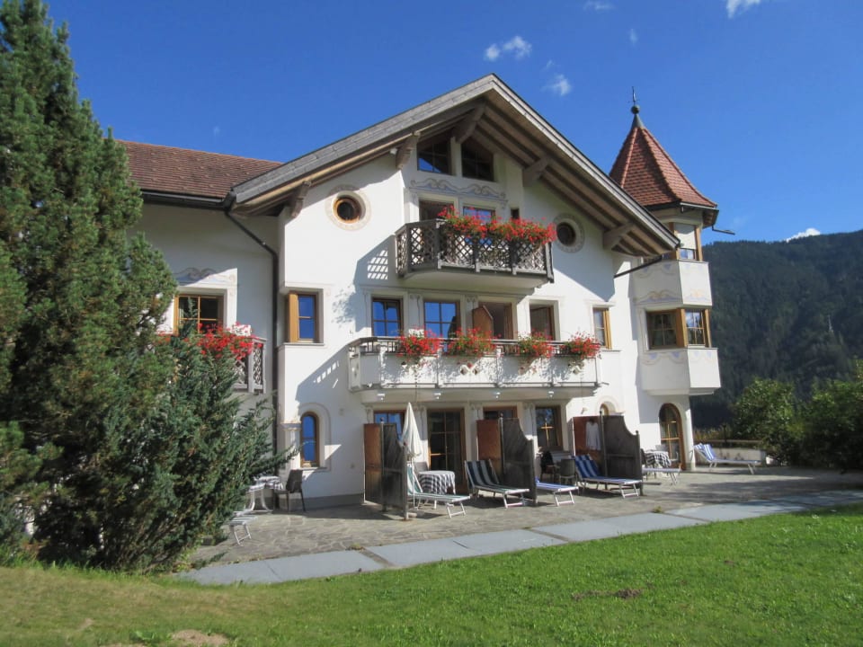 Westansicht Turmhotel Gschwendt