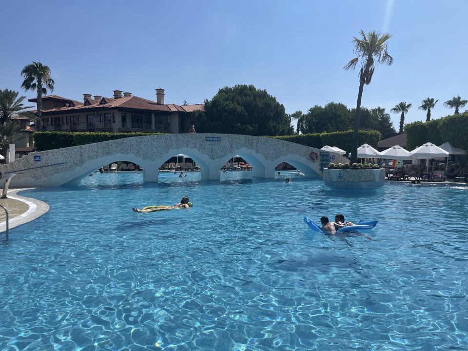 Pool Club Grand Side