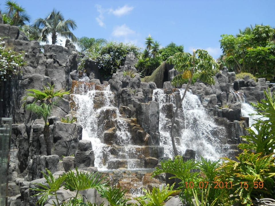 Hoteleigener Wasserfall Landmar Playa La Arena