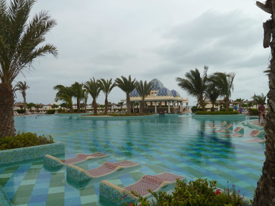 Pool  Hotel Riu Karamboa
