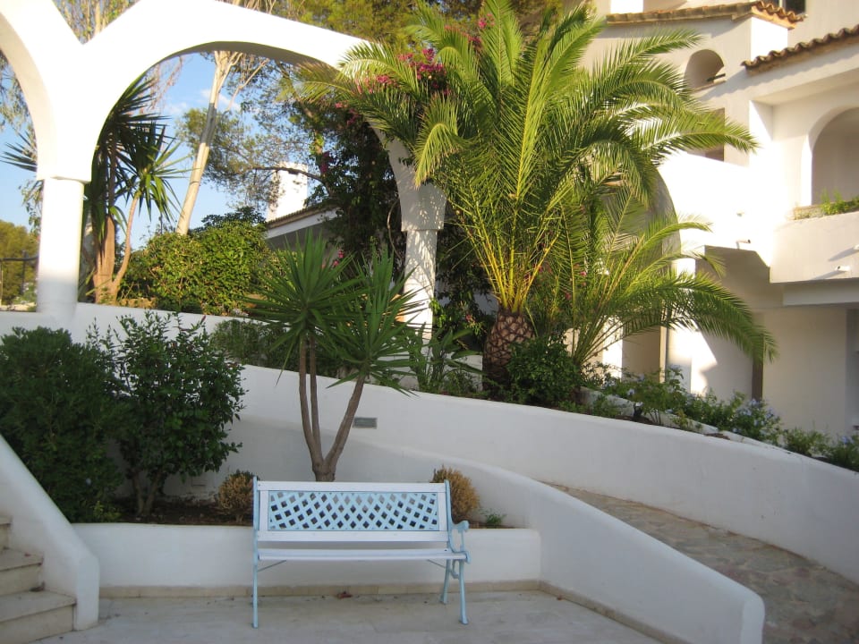 Vor dem Haupteingang Sentido Fido Punta del Mar – Adults only