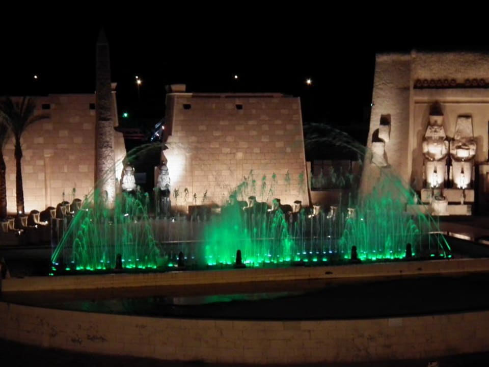 Tańczące fontanny Pickalbatros Alf Leila Wa Leila Resort - Neverland Hurghada