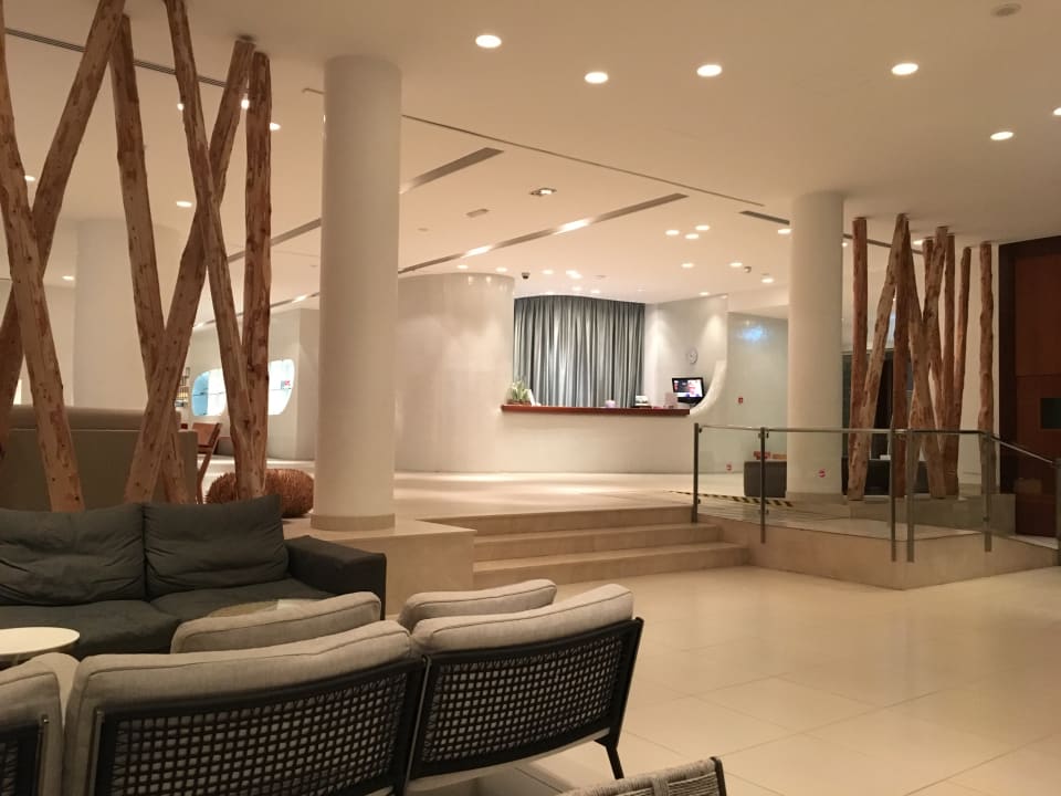 Lobby Napa Mermaid Hotel & Suites