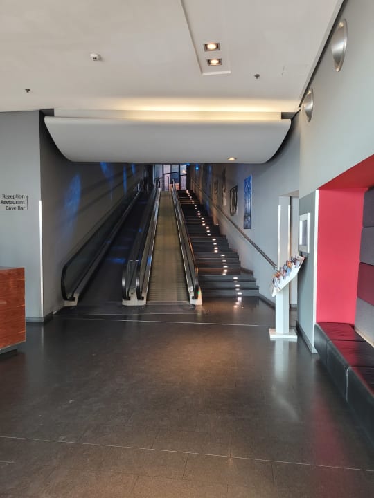 Lobby Mövenpick Hotel Hamburg