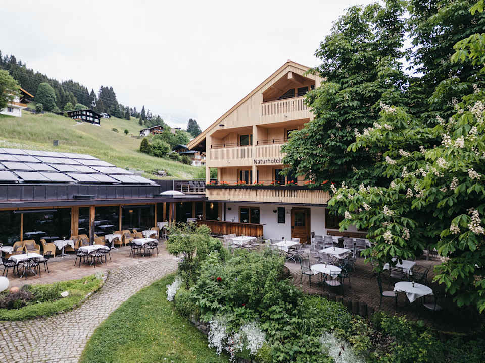 Außenansicht Naturhotel Chesa Valisa