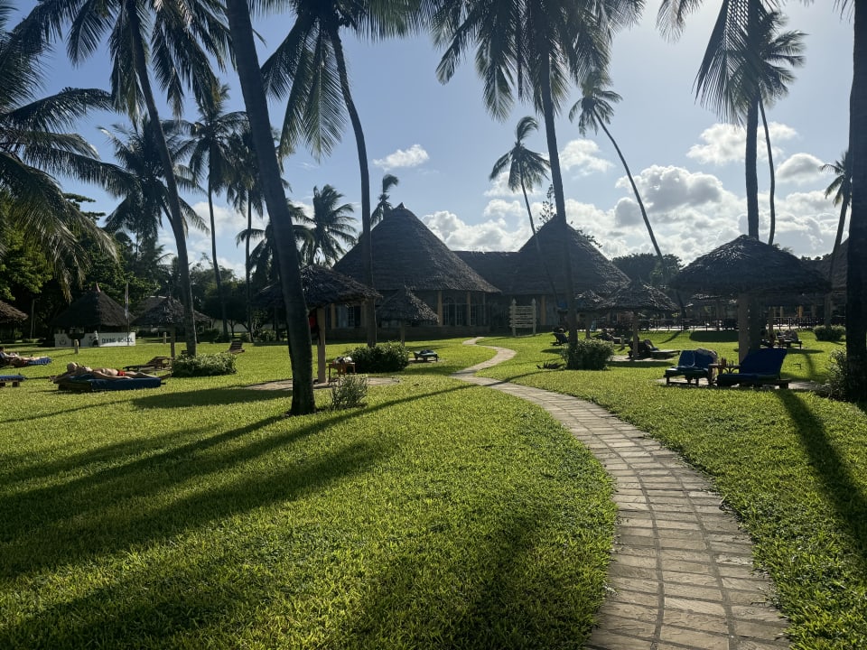 Gartenanlage Neptune Paradise Beach Resort & Spa