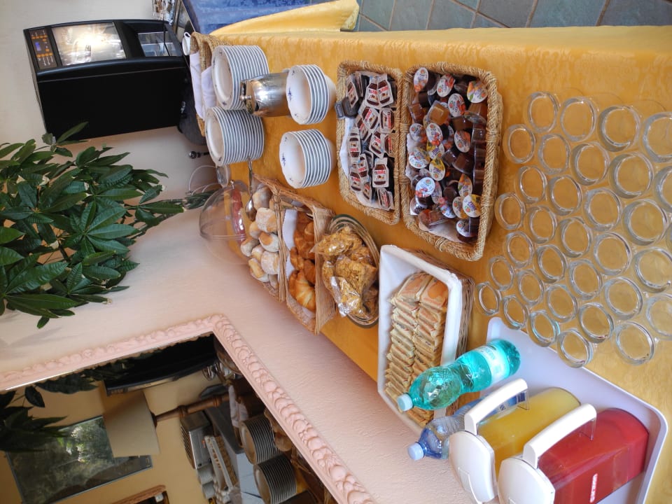 Bescheidenes Frühstücksbuffet Hotel Residence Fenicia