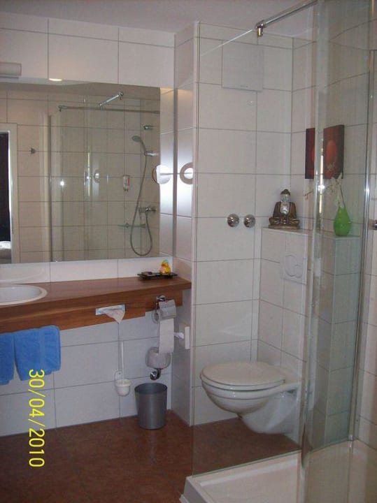 Zimmer mit Dusche / WC BLOCK Hotel & Living