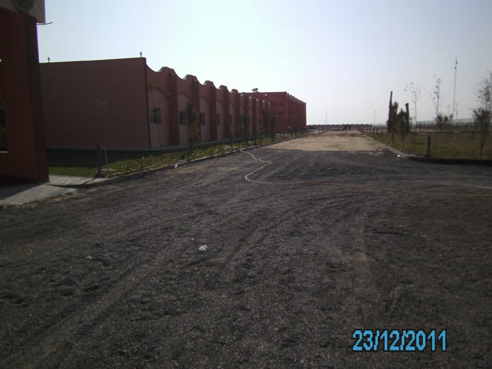 Außenanlage Three Corners Happy Life Beach Resort