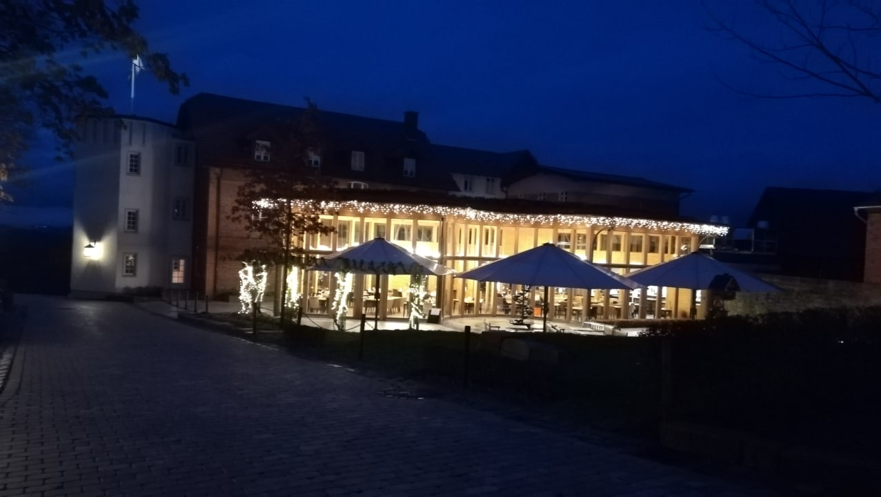 Außenansicht Hotel Brunnenhaus Schloss Landau
