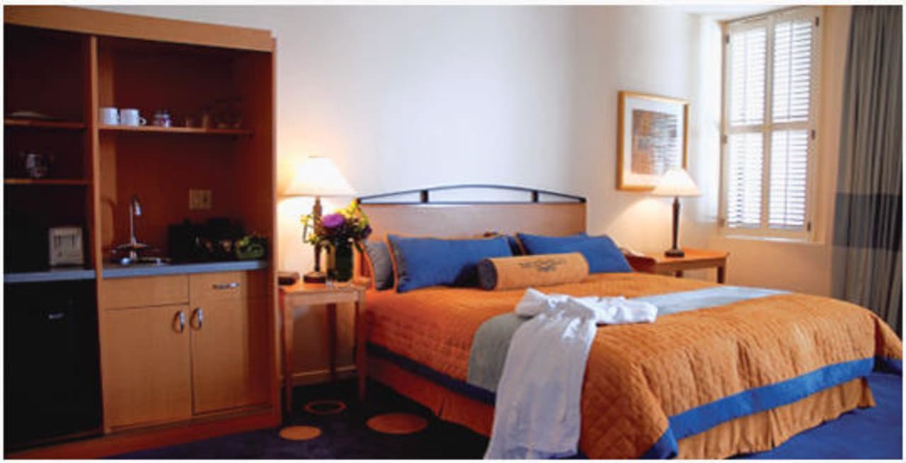 Studio King The Donatello Hotel