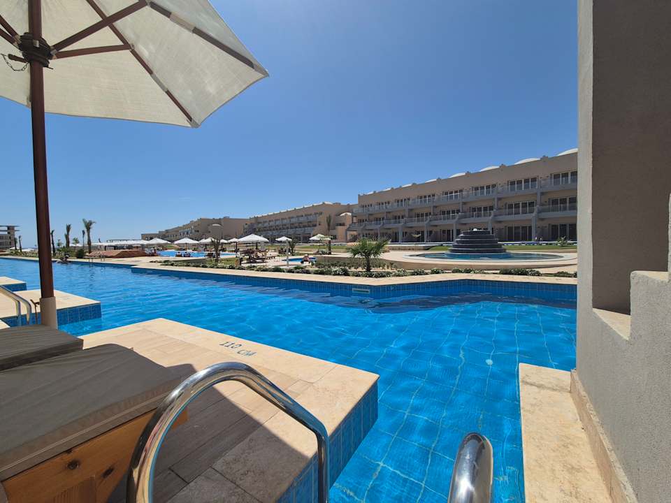 Zimmer Diamond Beach by Pearl Resort