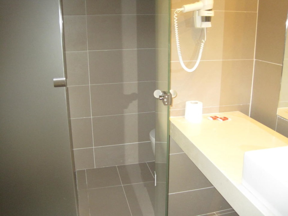 Badezimmer im Familienzimmer 407B! Atlantica Mikri Poli Crete