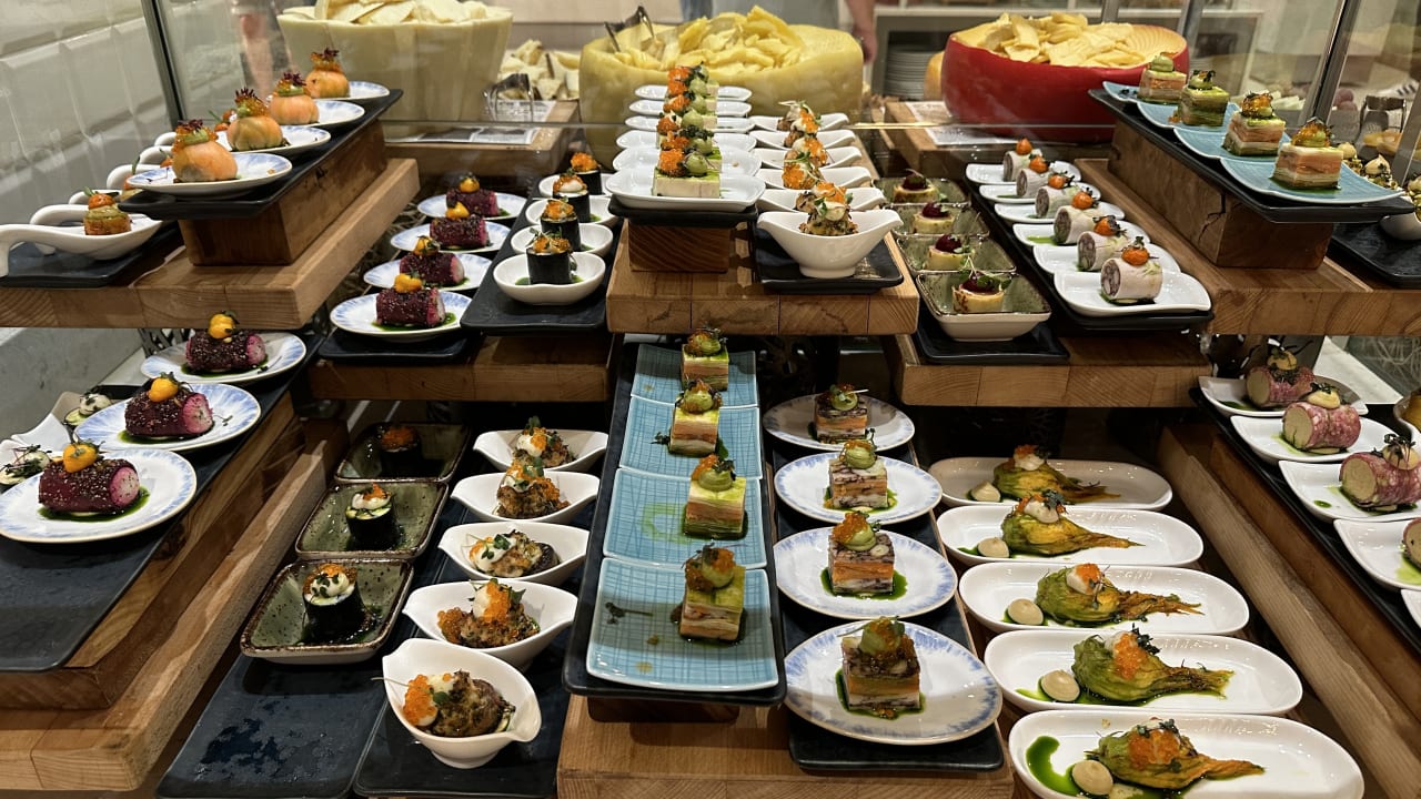 Gastro Acanthus Cennet Barut Collection