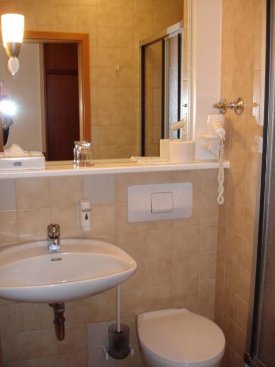Badezimmer  Dorint Parkhotel Jordanbad