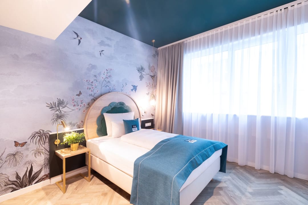 Zimmer Holiday Inn - the niu, Flower Konstanz