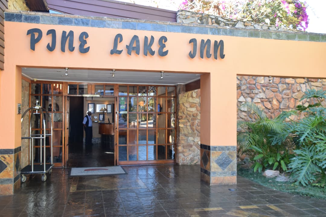 Außenansicht Pine Lake Inn