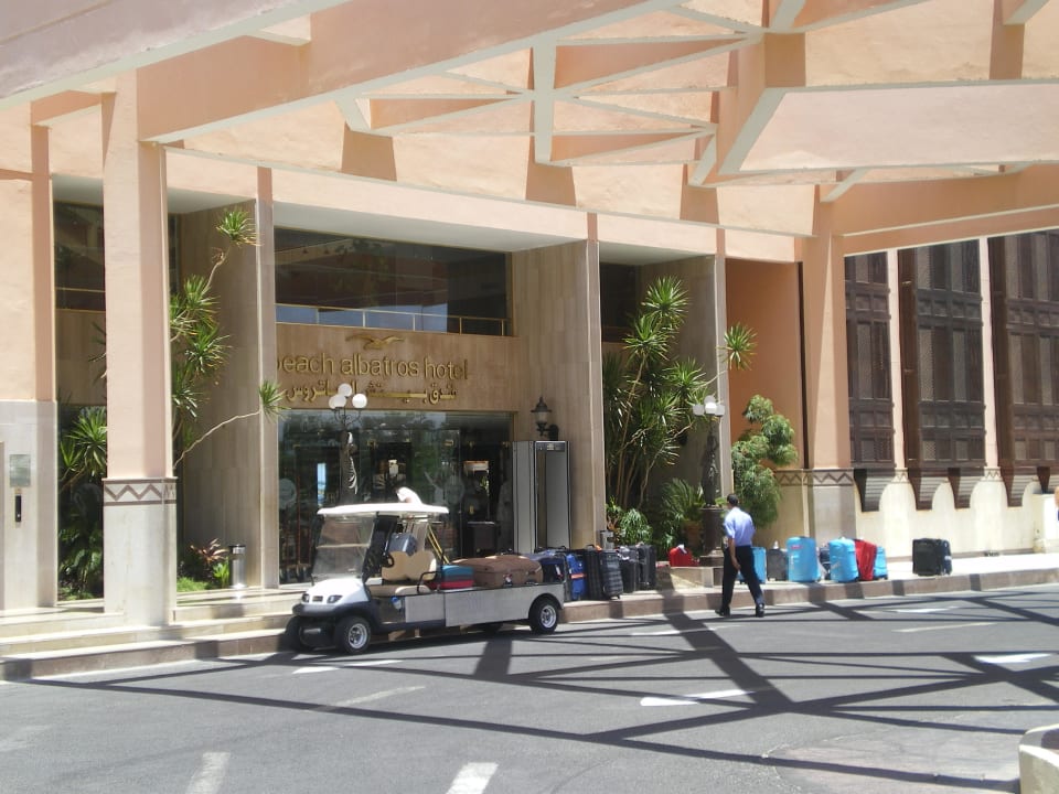 Hoteleingang Beach Albatros Resort