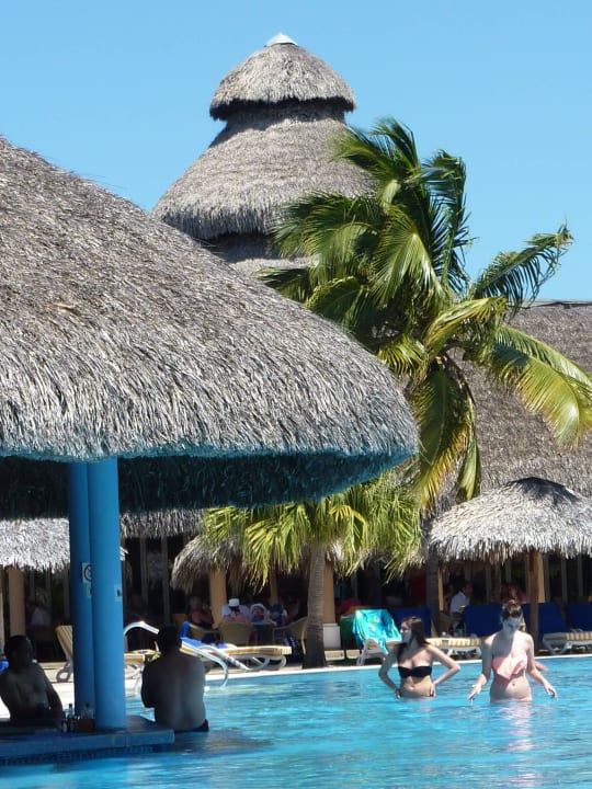 Im Pool der Cocktail Iberostar Selection Varadero
