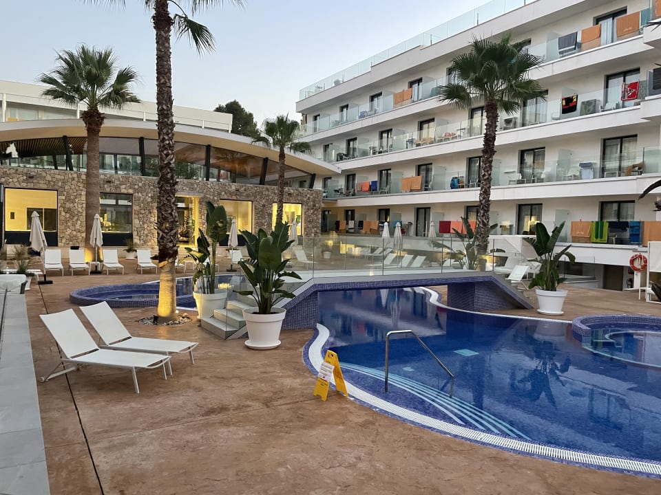 Pool Hotel Morlans Suites