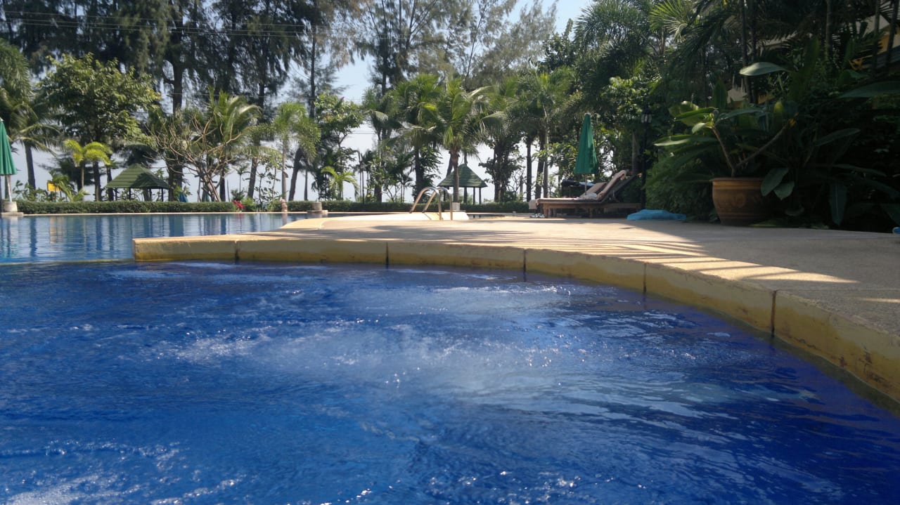 Pool mit Strandblick Hotel Bacchus Home Resort