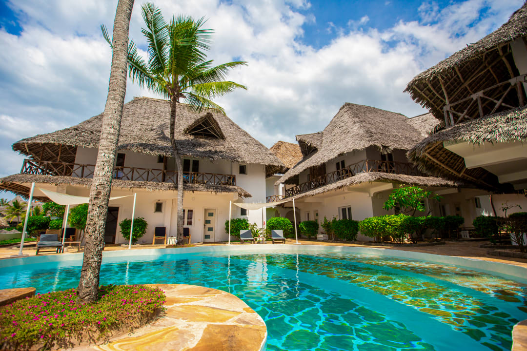 Pool AHG Dream's Bay Beach Hotel - Adults Only