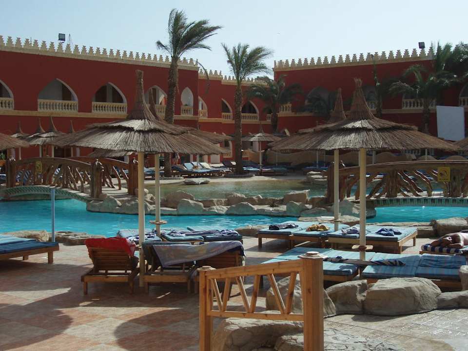 Der große Pool Pickalbatros Alf Leila Wa Leila Resort - Neverland Hurghada