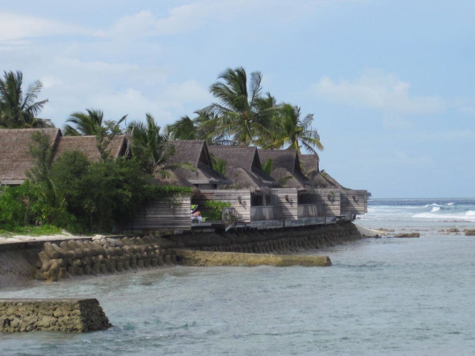 Ein Teil der 12 Ocean Villen. Naladhu Private Island Maldives
