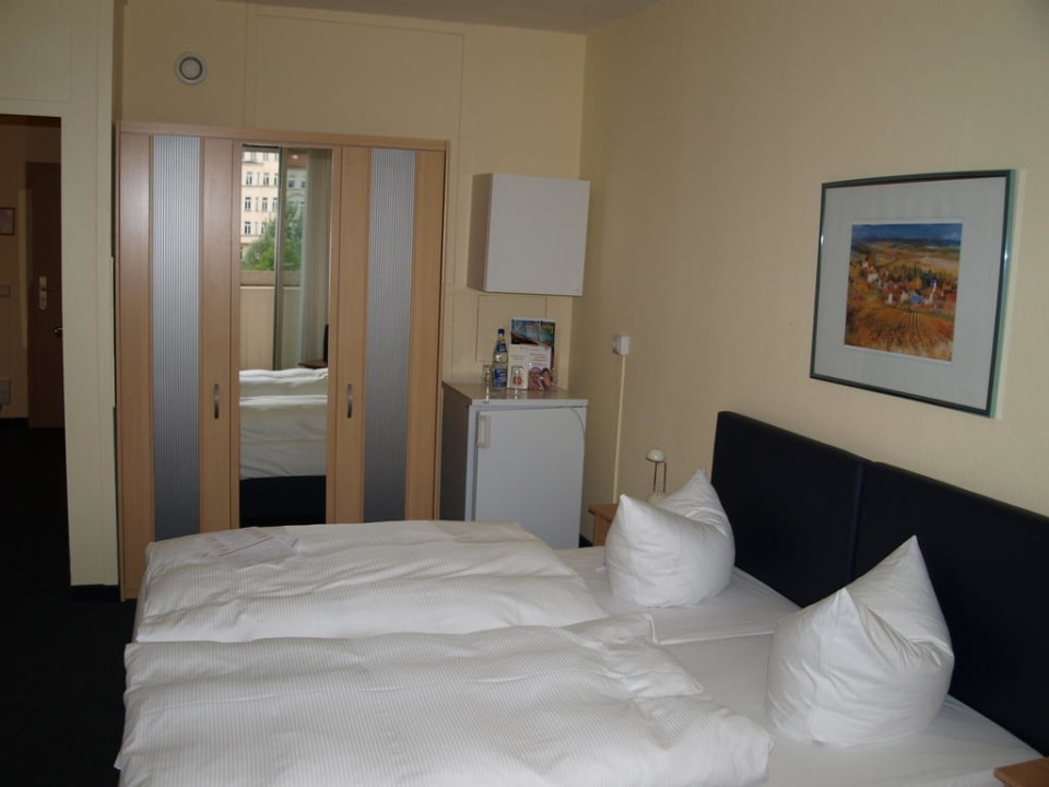 Großes Zimmer Days Inn Leipzig City Centre