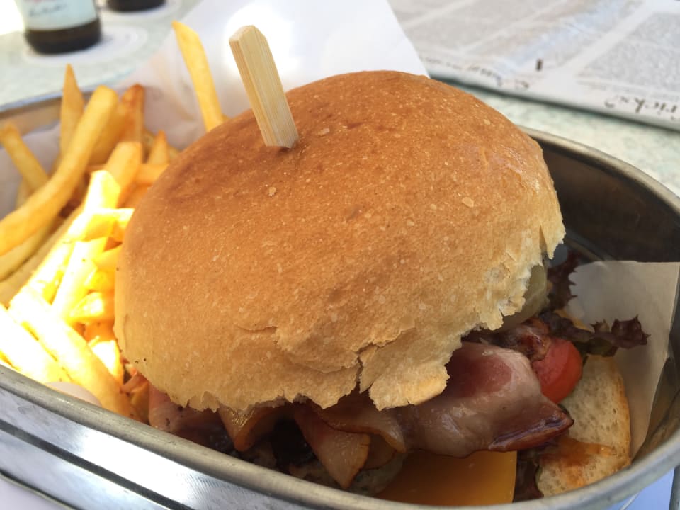 Gastro Alexander Beach Hotel & Village Resort