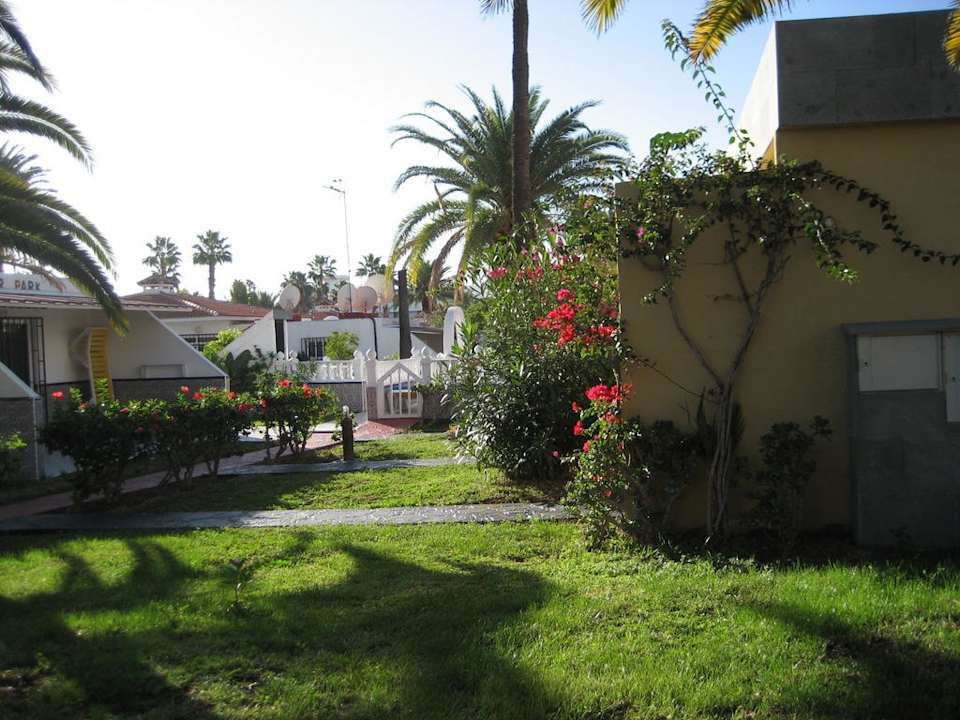 Blick von der Terrasse des Studios HL Miraflor Suites Hotel
